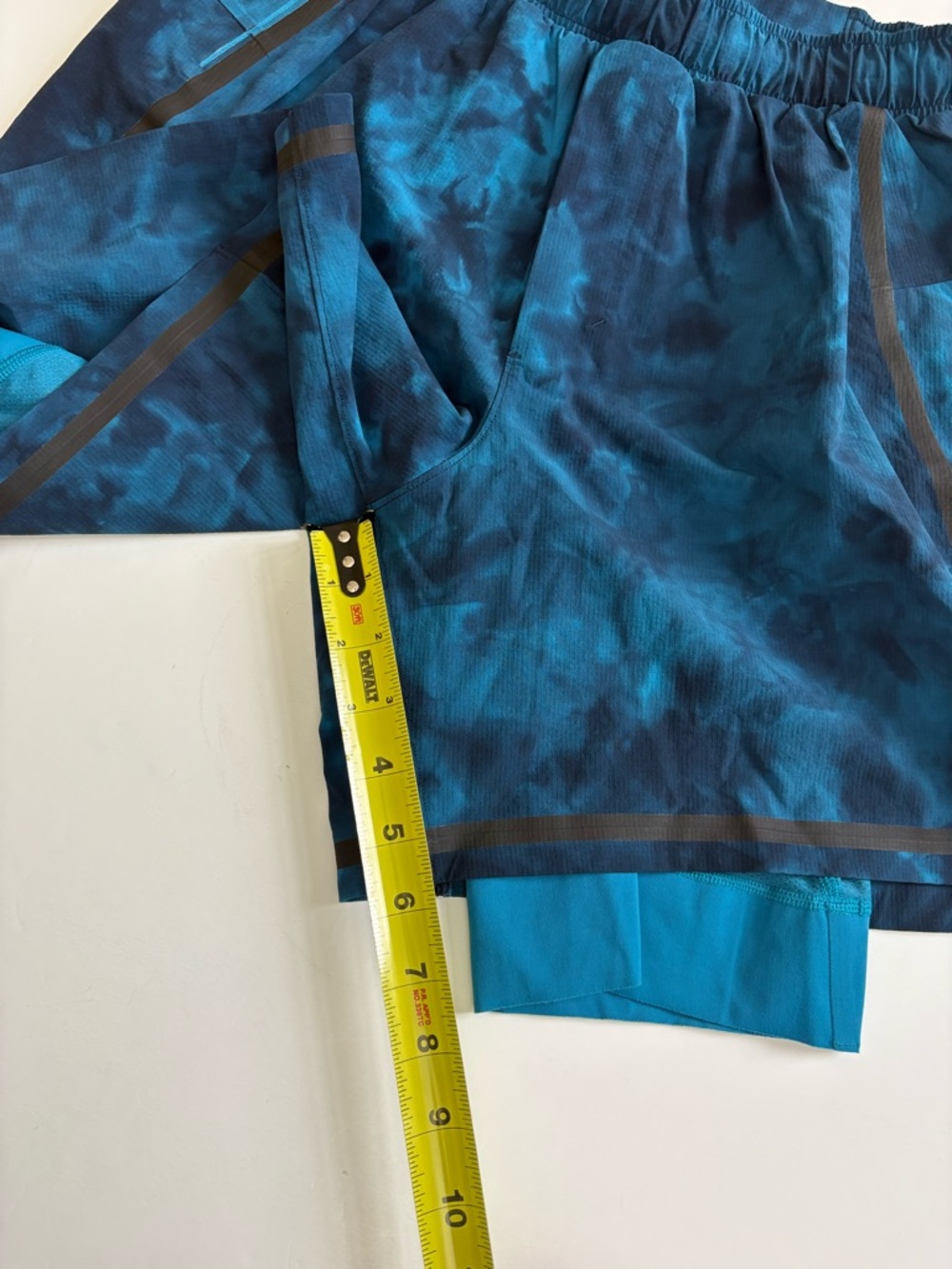 Lululemon Surge Short Lined 6” Blue Dye Print Size Medium - Picture 6 of 8